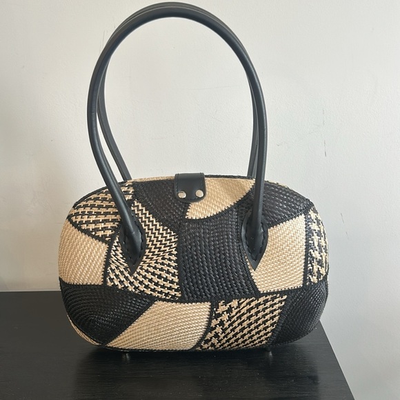 Asiallery Toronto Black & Tan Buntal Woven Handbag Artisan-Made, Patchwork - Picture 11 of 16